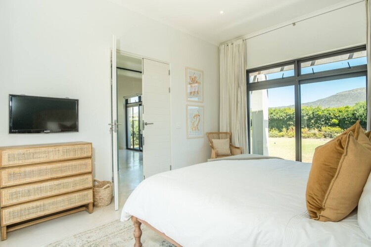 Noordhoek Hideaways | The Lakehouse Retreat