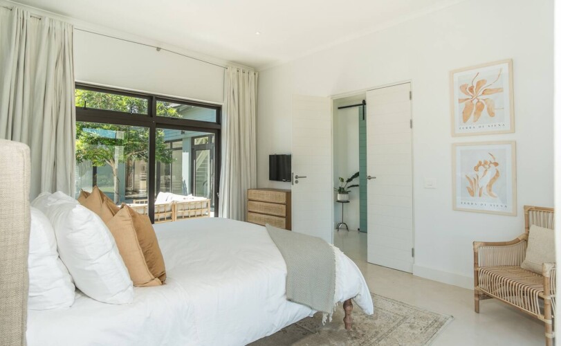 Noordhoek Hideaways | The Lakehouse Retreat