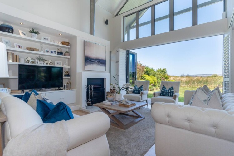 Noordhoek Hideaways | Waterlilly