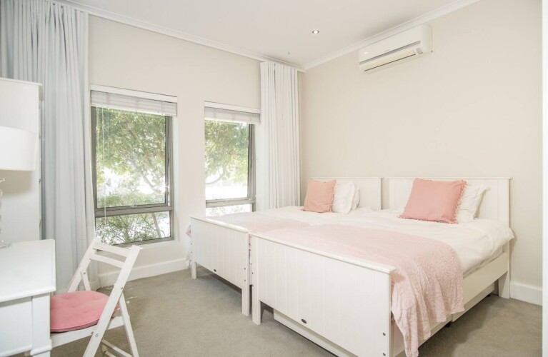 Noordhoek Hideaways | Waterlilly
